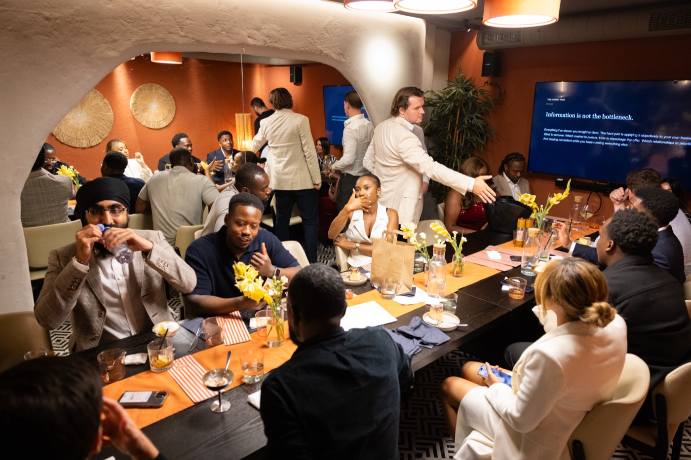 The room during the evening's question round